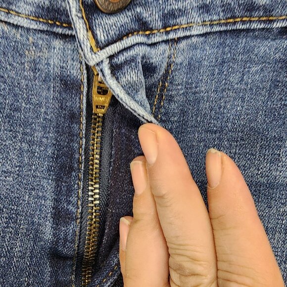 Levis Jeans Womens 33 Blue 711 Stretch Denim Skinny *Read* - Picture 3 of 14